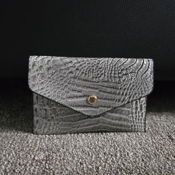 Elegant Crocodile Pattern Handbag Set - Black and Gray - Picture 5 of 7